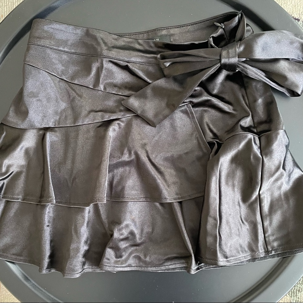 Brand: Forever 21; Color: shimmer black; Size: Xs